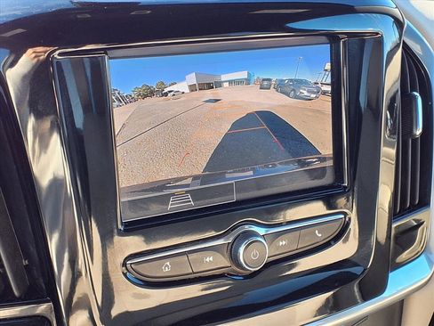 Used 2022 Chevrolet Traverse LS image 5