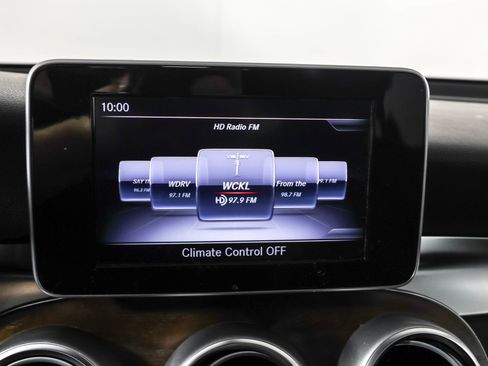 Used 2018 Mercedes-Benz GLC 300 4MATIC image 28