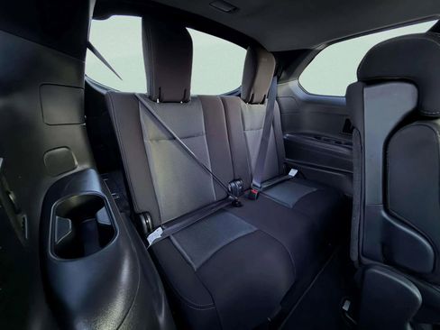 Used 2018 Nissan Pathfinder SV image 23