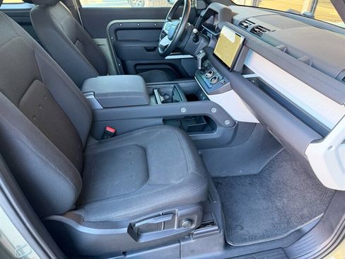 Used 2022 Land Rover Defender 90 image 13