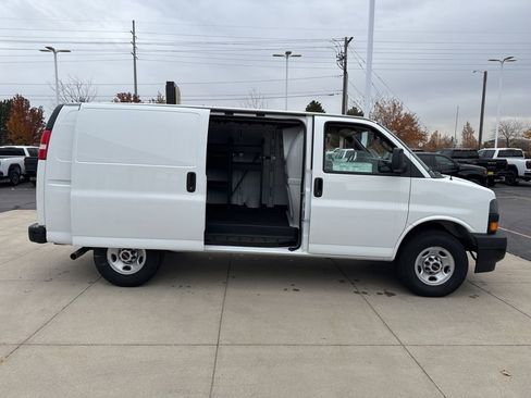 New 2024 GMC Savana 2500 w/ Driver Convenience Package image 24