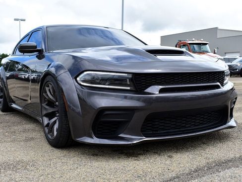 Used 2022 Dodge Charger SRT Hellcat w/ Harman/Kardon Audio Group RWD image 7