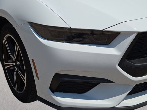 Used 2025 Ford Mustang Coupe RWD image 9