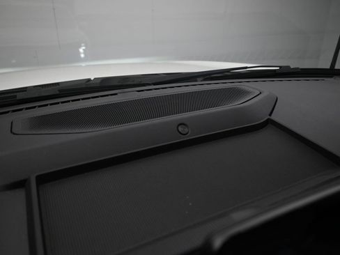 Used 2023 Ford F150 Lightning Platinum image 20