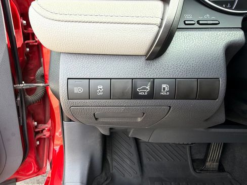 Used 2020 Toyota Camry SE FWD image 20