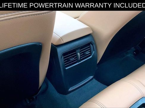 Used 2026 BMW M240i xDrive Coupe AWD/4WD image 32