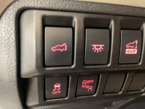 Used 2022 Subaru Ascent Premium w/ Convenience Package image 13