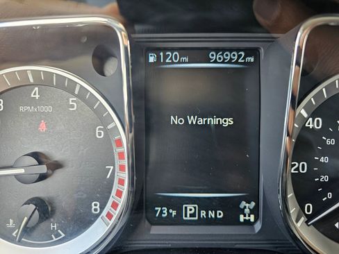 Used 2017 Nissan Titan SV AWD/4WD image 8