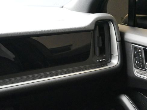 Certified 2024 Porsche Cayenne S image 22