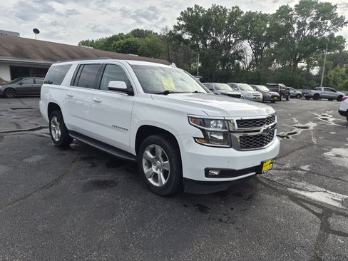 Used 2016 Chevrolet Suburban LT w/ Luxury Package AWD/4WD image 2