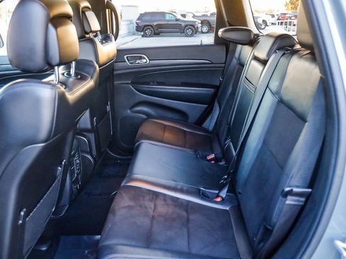 Used 2020 Jeep Grand Cherokee Altitude image 19