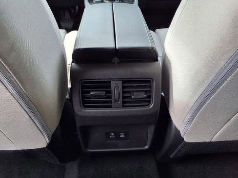 Used 2025 Nissan Rogue SV image 10