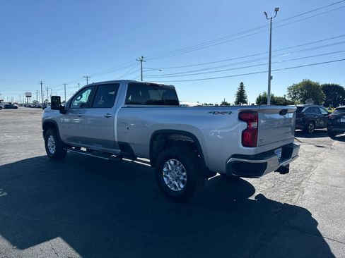 Used 2023 Chevrolet Silverado 3500 LT AWD/4WD image 3