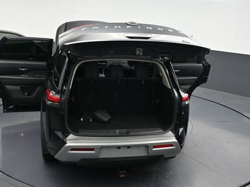 Used 2022 Nissan Pathfinder SL w/ SL Premium Package FWD image 37