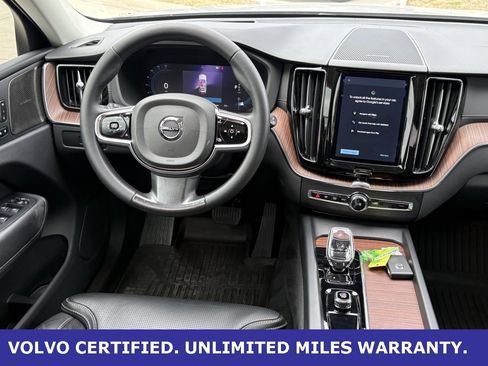 Certified 2023 Volvo XC60 B5 Ultimate w/ Climate Package image 12