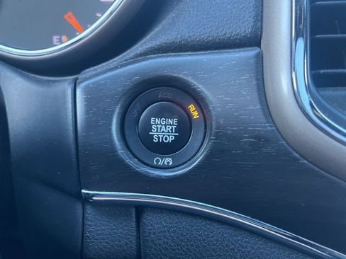 Used 2017 Jeep Grand Cherokee Limited image 25