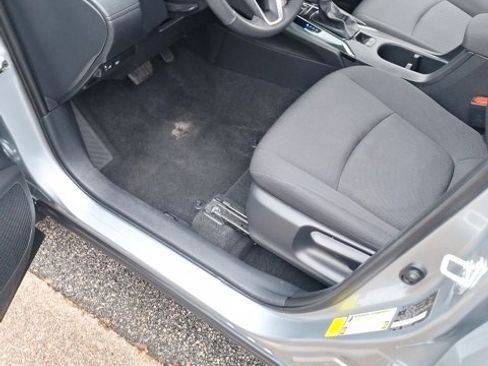 Used 2024 Toyota Corolla Cross LE image 14