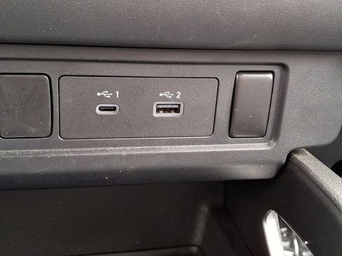 Used 2024 Nissan Frontier SV image 25