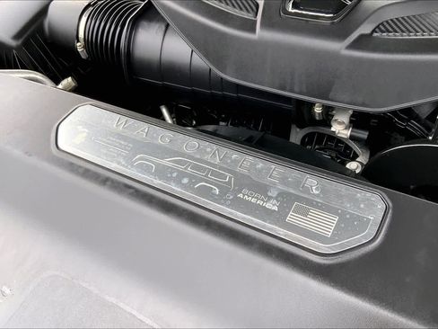 Used 2023 Jeep Wagoneer L Series III w/ Preferred Equipment Group image 32