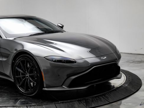 Used 2020 Aston Martin V8 Vantage Coupe image 23