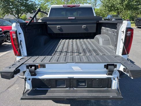 Used 2025 GMC Sierra 2500 Denali Ultimate AWD/4WD image 9