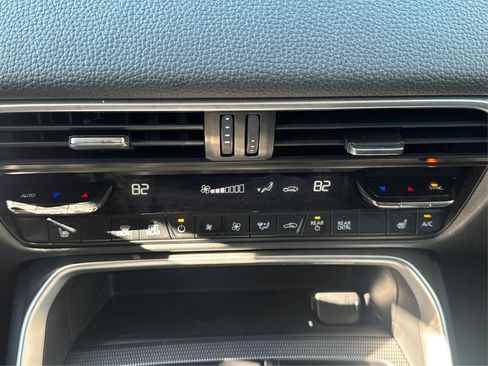 Used 2024 MAZDA CX-90 3.3 Turbo w/ Preferred Plus image 32