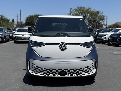 New 2025 Volkswagen ID. Buzz Pro S image 4