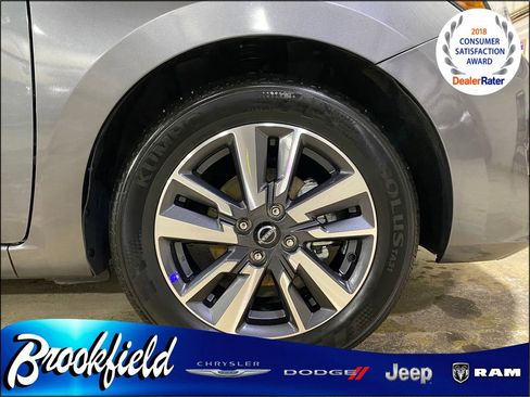 Used 2025 Nissan Versa SV image 9