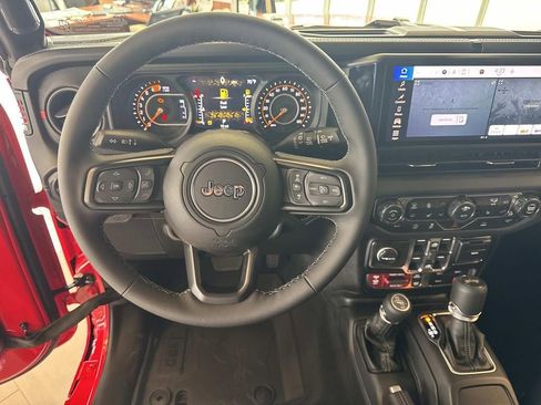 New 2026 Jeep Wrangler Unlimited Rubicon AWD/4WD image 39