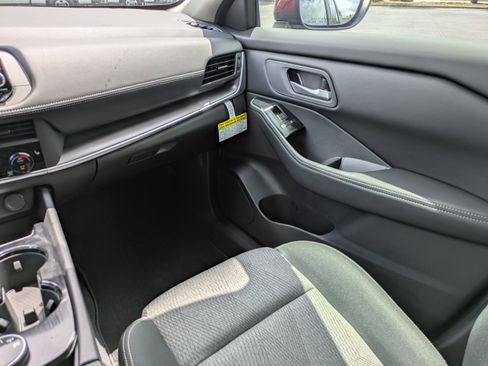 New 2026 Nissan Rogue SV AWD/4WD image 19