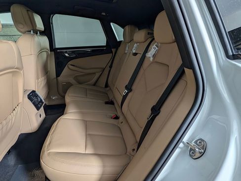 New 2026 Porsche Macan image 24