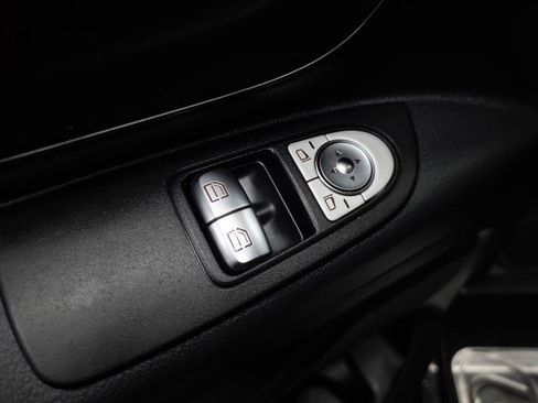 Used 2018 Mercedes-Benz Metris Passenger image 31