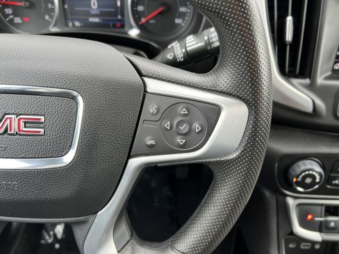 Used 2024 GMC Terrain SLE AWD/4WD image 28