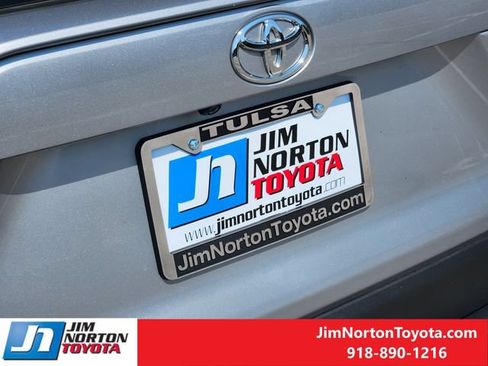 Used 2025 Toyota RAV4 XLE AWD/4WD image 10