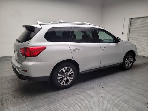Used 2019 Nissan Pathfinder S FWD image 10