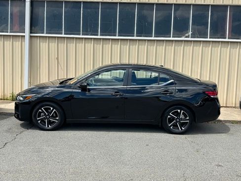 Used 2025 Nissan Sentra SV FWD image 2