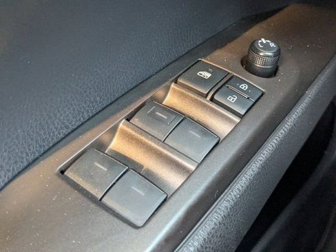 Used 2021 Toyota Camry SE image 22