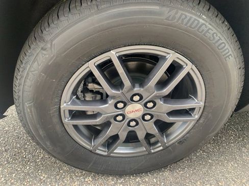 New 2026 GMC Acadia Elevation image 12