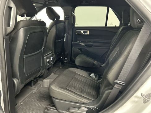 Used 2020 Ford Explorer XLT w/ Comfort Package image 19