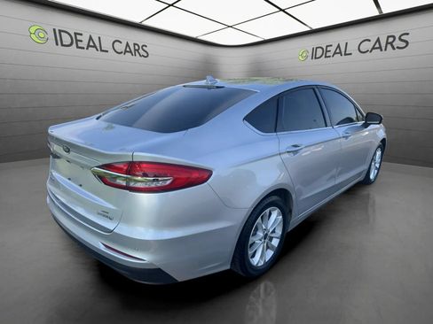Used 2019 Ford Fusion SE FWD image 4