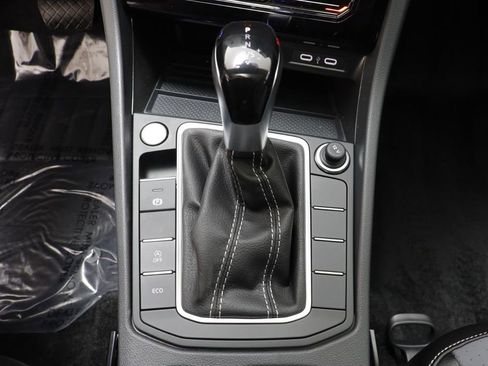 New 2026 Volkswagen Jetta SE FWD image 13