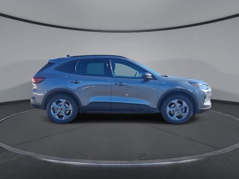 Certified 2025 Ford Escape ST-Line image 9