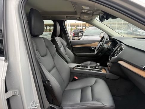 Used 2024 Volvo XC90 B6 Plus w/ Protection Package Premier AWD/4WD image 29