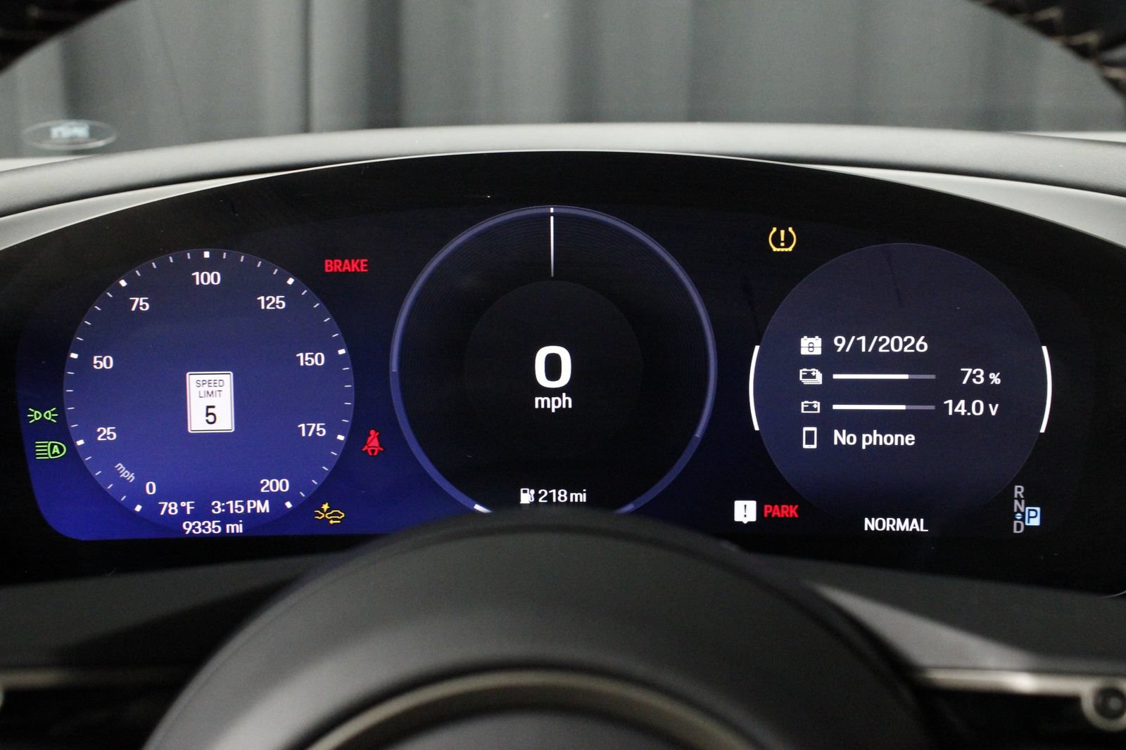 Certified 2025 Porsche Macan Turbo Electric AWD/4WD image 24