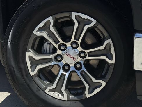Used 2025 GMC Sierra 1500 SLT AWD/4WD image 9