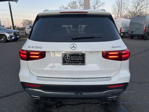 Used 2025 Mercedes-Benz GLB 250 4MATIC image 6