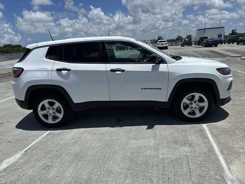 Used 2023 Jeep Compass Sport AWD/4WD image 15
