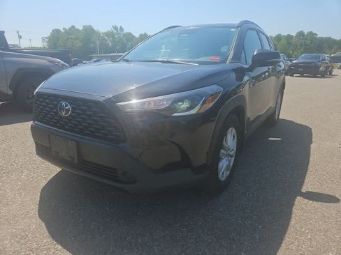 Certified 2023 Toyota Corolla Cross LE w/ Moonroof Package AWD/4WD image 1