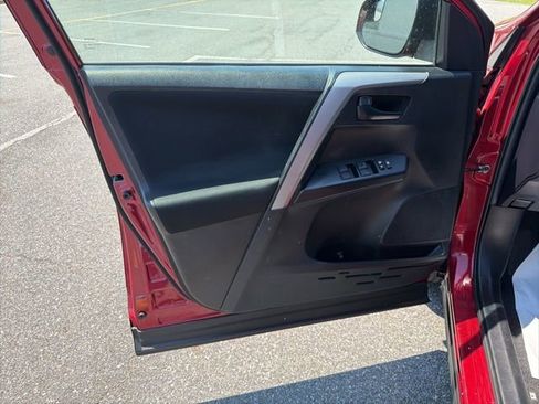 Used 2018 Toyota RAV4 LE w/ All Weather Liner Package AWD/4WD image 11
