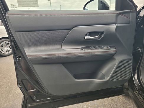 New 2026 Nissan Kicks SR image 7